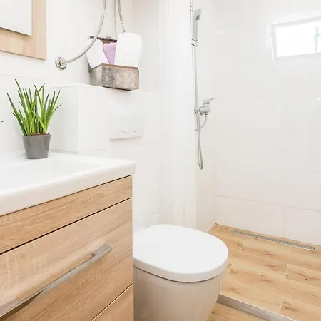 Apartman Cosy Near The Sport Center And Exercise Park Visnjik - Zadar