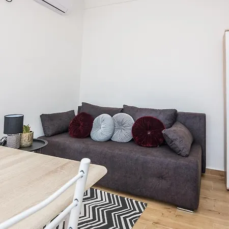 Apartman Cosy Near The Sport Center And Exercise Park Visnjik - *