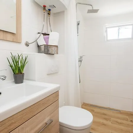 Cosy Near The Sport Center And Exercise Park Visnjik - Apartman